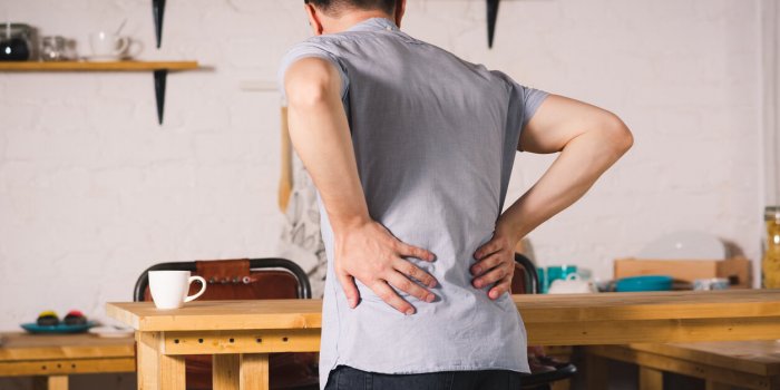 Urine foncée et grosse fatigue : qu'est-ce que ça veut dire ?