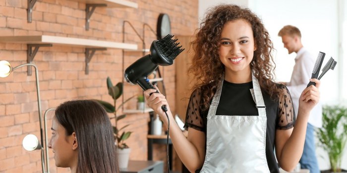 Cheveux : 6 conseils de Nicolas Waldorf pour choisir votre coiffeur