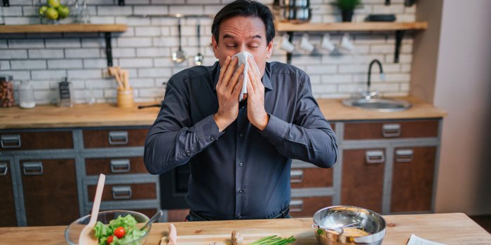 Nez qui coule en mangeant : les 6 aliments coupables