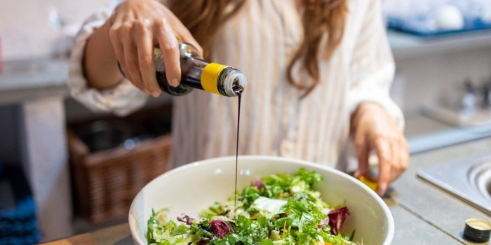 Nez qui coule en mangeant : les 6 aliments coupables