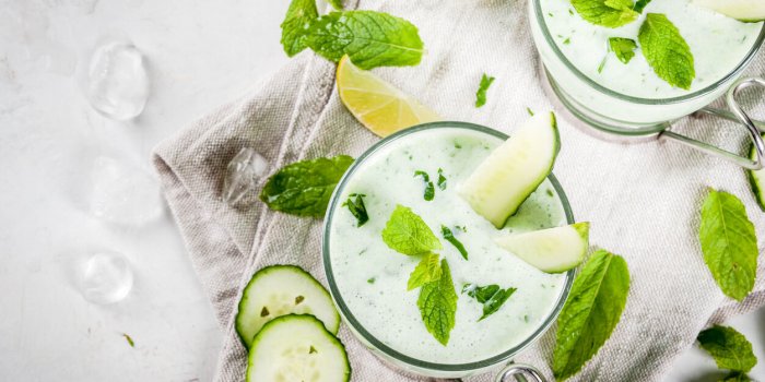 7 recettes à base d'eau chaude pour mieux s'hydrater en été
