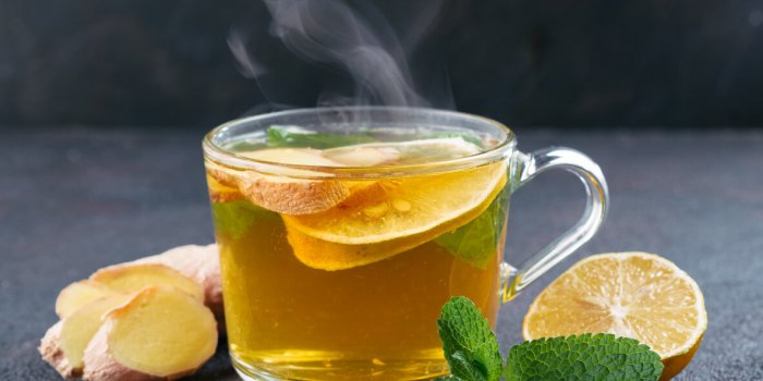 7 recettes à base d'eau chaude pour mieux s'hydrater en été