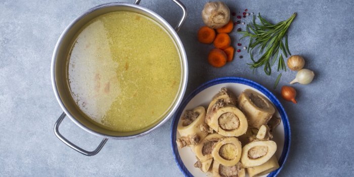 7 recettes à base d'eau chaude pour mieux s'hydrater en été