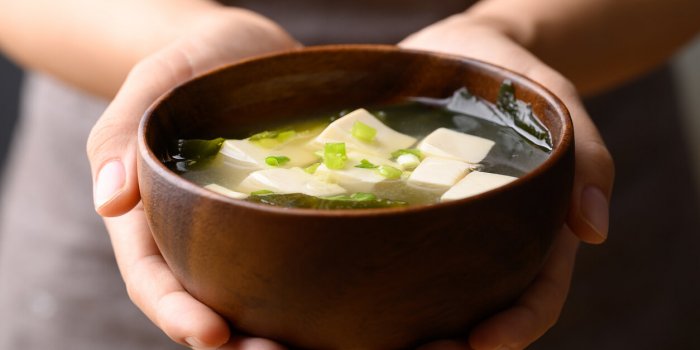 7 recettes à base d'eau chaude pour mieux s'hydrater en été