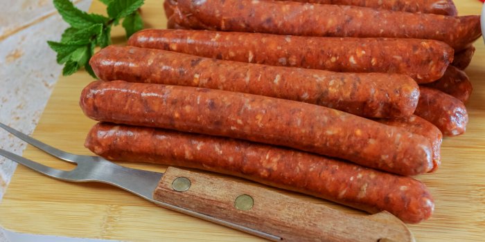 Chipolatas, merguez et vÃ©gÃ©tales : les pires marques de saucisses Ã  griller selon 60 millions de consommateurs