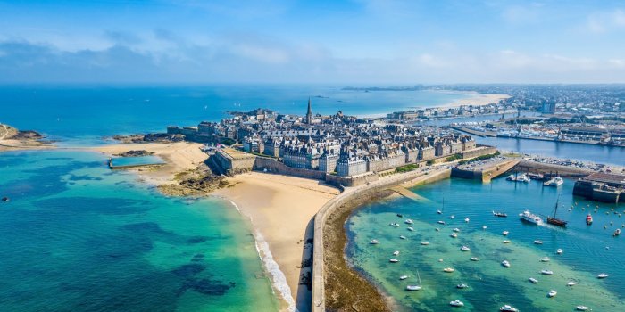 Vin : les 5 rÃ©gions franÃ§aises oÃ¹ lâon en boit le plus