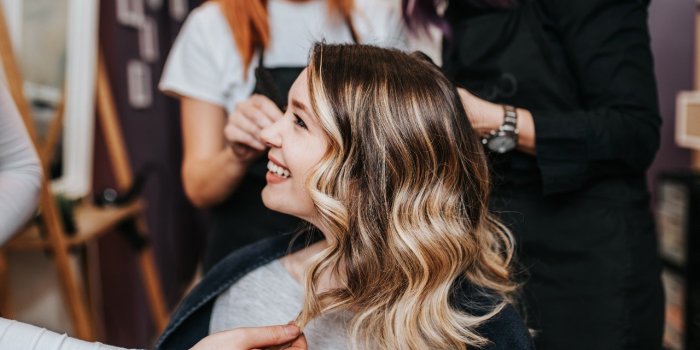 Cheveux : 10 habitudes à bannir selon le coiffeur Nicolas Waldorf