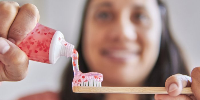 9 façons simples et rapides de prendre soin de ses dents, selon des dentistes