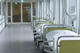 Une patiente encore vivante envoyee a la morgue