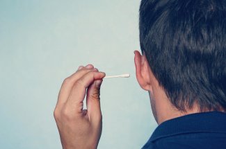 Il contracte une infection dans le crane apres avoir utilise un coton-tige