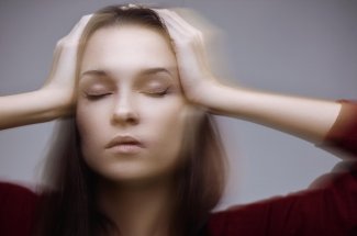 Vertiges : S-allonger peut les aggraver ! 