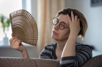 Menopause : la therapie hormonale serait finalement sure pour soulager les symptomes