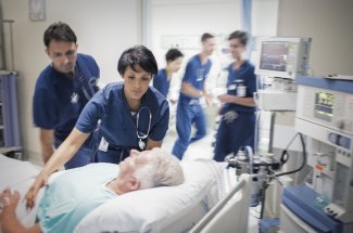 Grippe : les signes d’alerte pour consulter son medecin, se rendre aux urgences ou appeler le 15