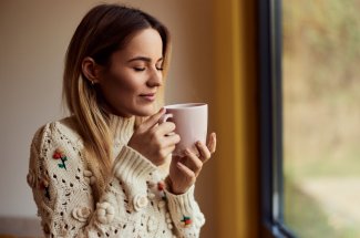 Une etude affirme que boire du the et du cafe reduit les risques de cancer de la tete et du cou