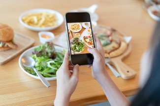 Pourquoi vous devriez prendre en photo votre assiette avant de manger