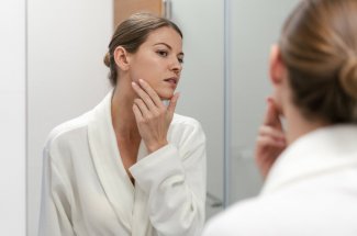 Traiter et prevenir l’acne juvenile : les avancees dermatologiques
