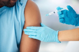 Bronchiolite : le vaccin pour les plus de 60 ans sera rembourse « a l’automne »