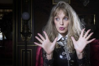 Quel age a vraiment Arielle Dombasle ?