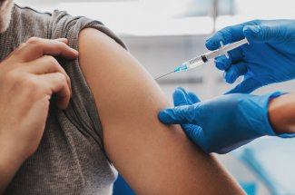 Vaccin : changer de bras a chaque dose booste son efficacite