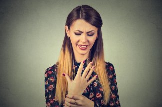 Tendinite au poignet : les traitements anti-douleur