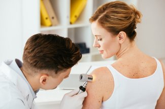 Depistage du cancer de la peau : ces diagnostics express en pharmacie qui inquietent 