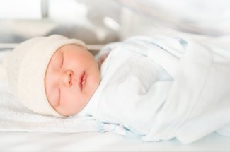 En etat de mort cerebrale depuis 117 jours, elle donne naissance a une petite fille