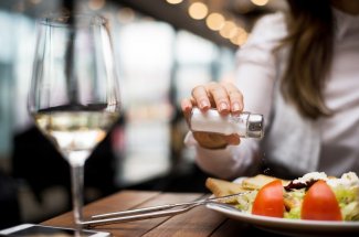 Les 5 conseils "anti-sel" au restaurant
