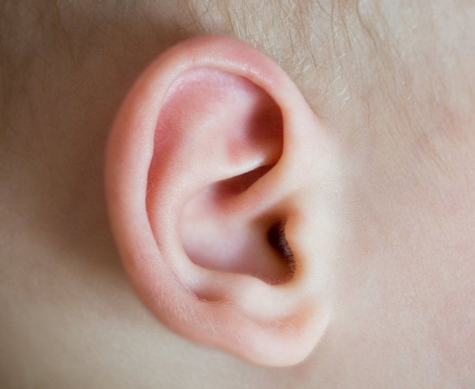 Otite sereuse chez le bebe et le nourrisson : comment reconnaitre ses symptomes et la soigner ?