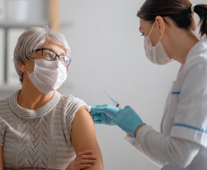 Covid-19 : nouvelle campagne de vaccination en avril pour les plus fragiles