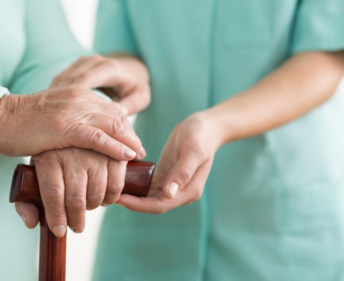Maladie de Parkinson : les 7 techniques permettant de mieux marcher