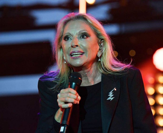 Cancer : Veronique Sanson annule des concerts supplementaires a cause de son traitement