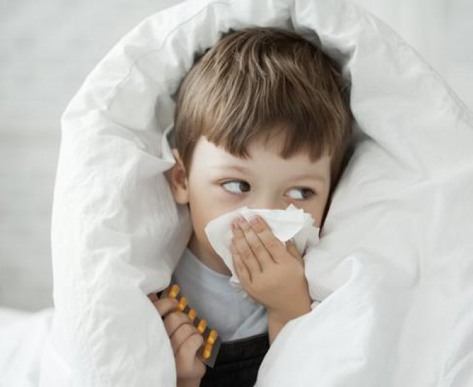 Rhinopharyngite bebe et enfant : cause, traitements et prevention 