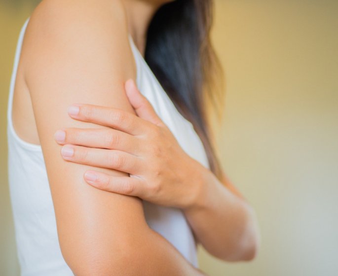 [Reponse d-expert] "J-ai mal a l-epaule 2 semaines apres le vaccin Covid, est-ce normal ?"