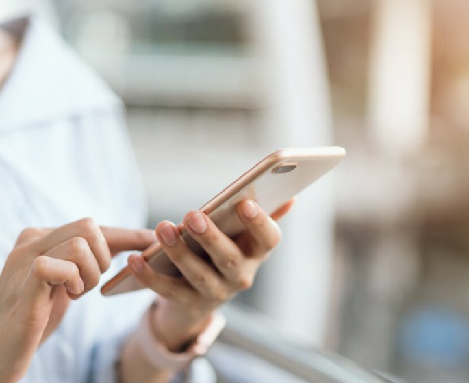 Smartphone : 7 habitudes qui trahissent votre anxiete