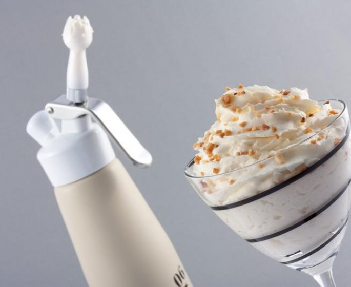 Elle decede d-un arret cardiaque a cause d-un siphon a chantilly