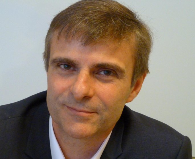 Dr Olivier Heinzlef : "Aujourd’hui la sclerose en plaque touche trois femmes pour un homme"