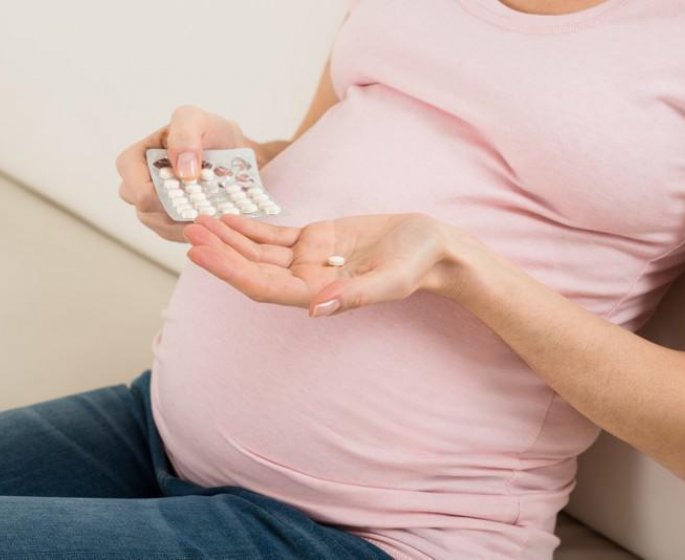 Medicaments anti-inflammatoires non steroidiens : jamais apres le 6e mois de grossesse