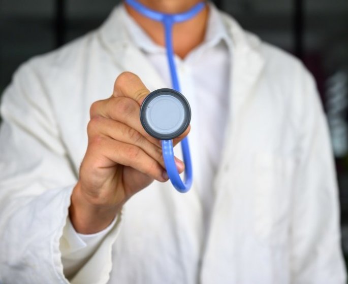 Quels sont les specialistes de sante pour lesquels les delais d-attente sont les plus longs ?