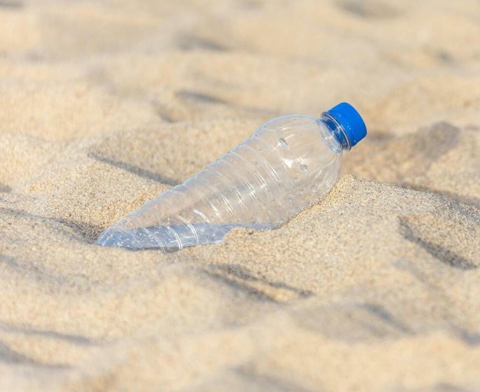 Bouteille d’eau au soleil : le risque invisible qui menace votre sante (et comment l’eviter)