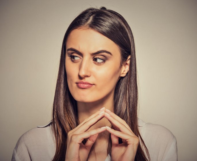 6 gestes qui trahissent un menteur