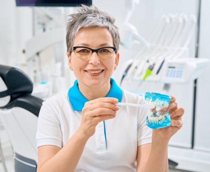Dechaussement des dents: 5 gestes a abandonner d-urgence