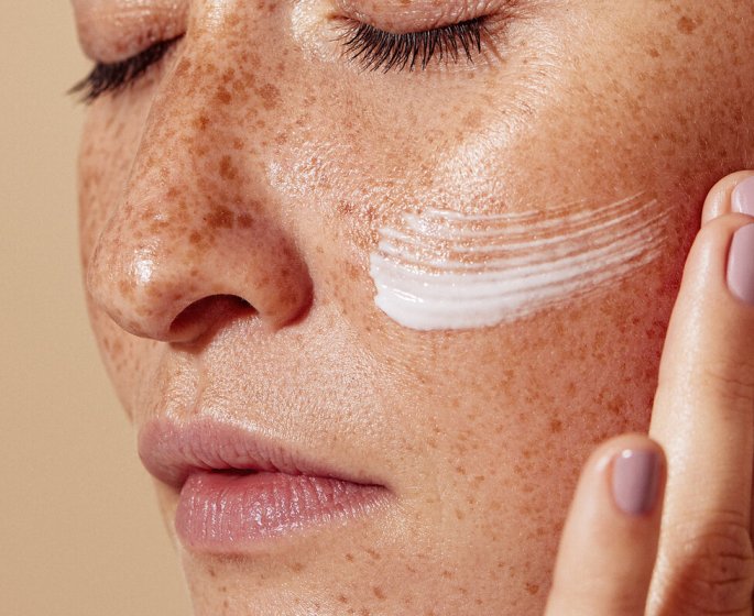 Beaute de la peau : faut-il appliquer une photoprotection au quotidien ?