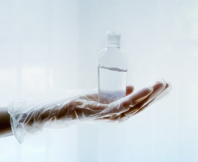 Gel hydroalcoolique : quelques gouttes suffisent a causer de graves lesions oculaires