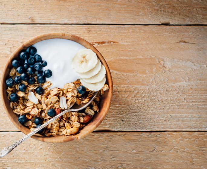 Manger un bol de muesli reduirait le risque de mourir d’une maladie cardiaque
