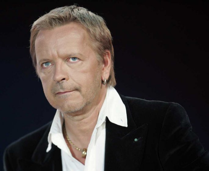 Renaud hospitalise : "S-il y avait une cirrhose du foie ou un cancer, ca se saurait", selon son frere