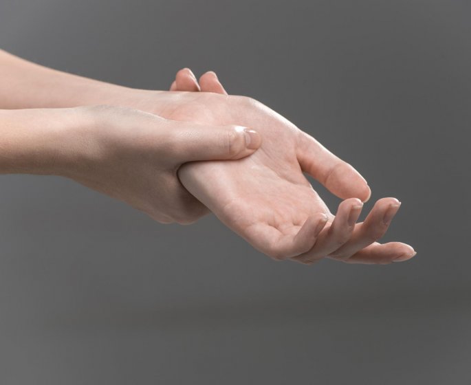 Peau seche et bouton sur le bras : les solutions