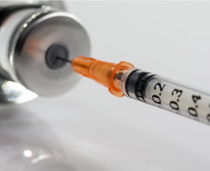 Vaccin Pfizer : un hopital epingle pour avoir vaccine avec des fonds de flacons 