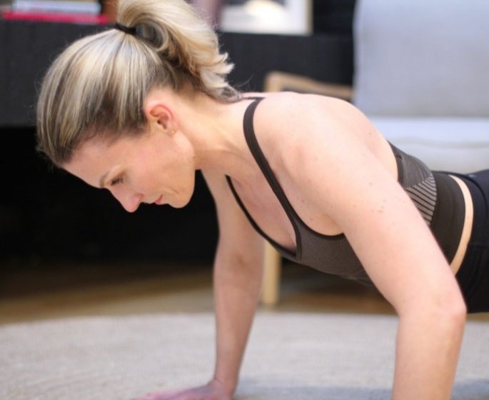 Spondylarthrite ankylosante : 5 exercices de Pilates d’une patiente
