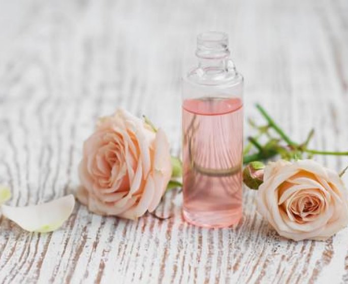 Eau de rose : un anti-ride naturel 