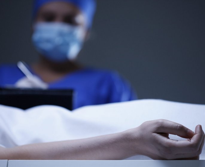 Prise pour morte, une femme de 74 ans "ressuscite" au funerarium 